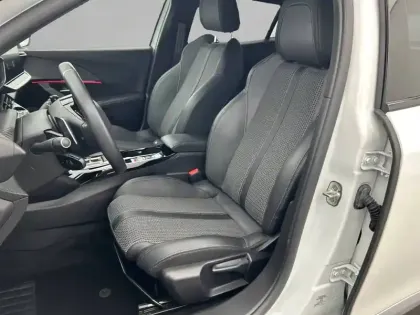 Photo 33 Peugeot 2008 Gén. II Ph1 NG GT 5