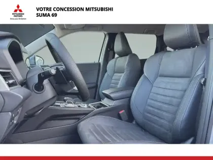 Photo 24 Mitsubishi Outlander  2.4 MIVEC PHEV 306 4WD