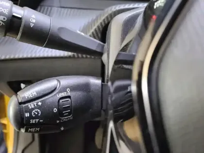 Photo 50 Peugeot 208  PureTech 75 S&S BVM5