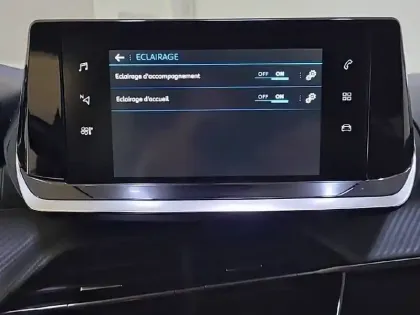 Photo 47 Peugeot 208  PureTech 75 S&S BVM5