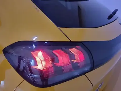 Photo 41 Peugeot 208  PureTech 75 S&S BVM5