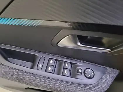 Photo 54 Peugeot 208  PureTech 75 S&S BVM5