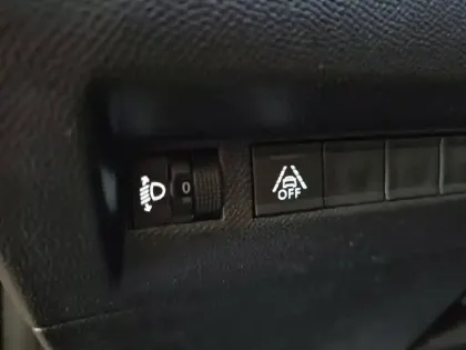 Photo 115 Peugeot 208  PureTech 75 S&S BVM5