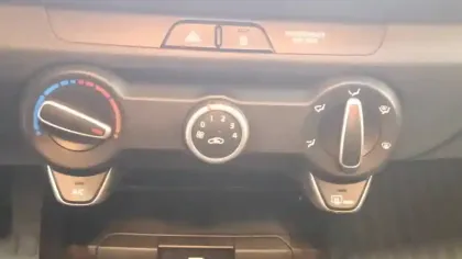 Photo 17 Kia Stonic  1.0 T-GDi 120 ch MHEV iBVM6