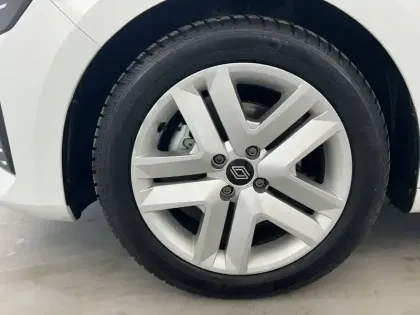 Photo 18 Renault Clio  E-Tech full hybrid 145 ch GSR2