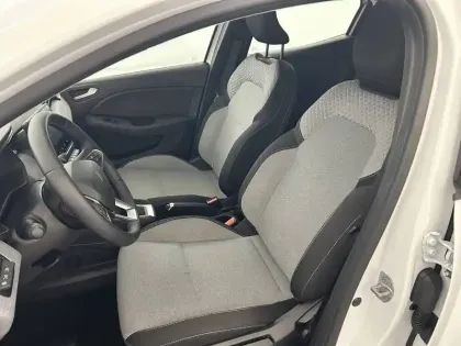 Photo 8 Renault Clio  E-Tech full hybrid 145 ch GSR2