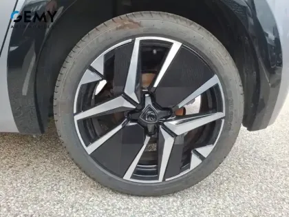 Photo 10 Peugeot 208  Hybrid 136 e-DCS6