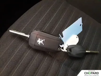 Photo 47 Peugeot 208  PureTech 75 S&S BVM5