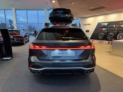 Photo 8 Audi S5  Avant TFSI Hybride 367 ch S tronic 7 Quattro