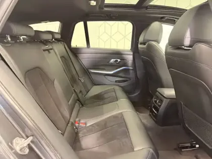 Photo 25 BMW Serie 3 Touring 330d xDrive 286 ch BVA8