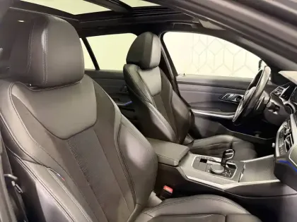 Photo 10 BMW Serie 3 Touring 330d xDrive 286 ch BVA8