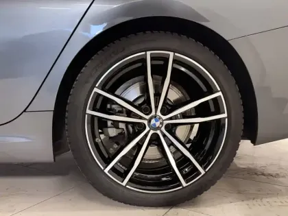 Photo 9 BMW Serie 3 Touring 330d xDrive 286 ch BVA8