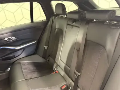 Photo 32 BMW Serie 3 Touring 330d xDrive 286 ch BVA8