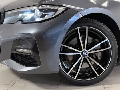 Photo 39 BMW Serie 3 Touring 330d xDrive 286 ch BVA8