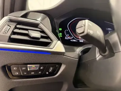 Photo 21 BMW Serie 3 Touring 330d xDrive 286 ch BVA8