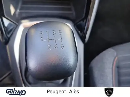 Photo 56 Peugeot 208  PureTech 100 S&S BVM6