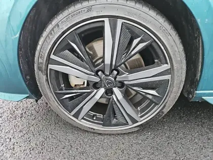 Photo 12 Peugeot 308  SW PHEV 225 e-EAT8