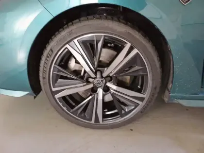 Photo 32 Peugeot 308  SW PHEV 225 e-EAT8