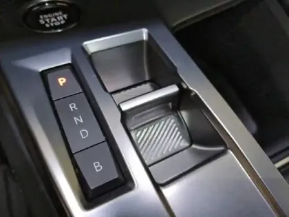 Photo 33 Peugeot 308  SW PHEV 225 e-EAT8