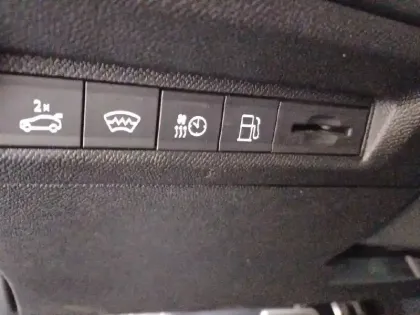 Photo 50 Peugeot 308  SW PHEV 225 e-EAT8