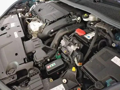 Photo 34 Peugeot 308  SW PHEV 225 e-EAT8