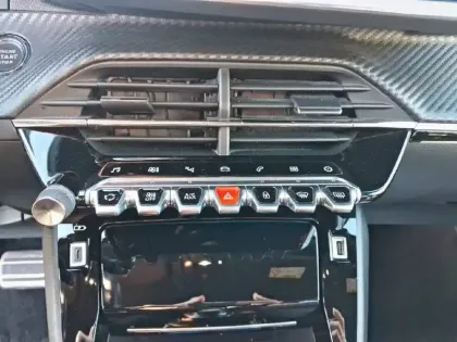 Photo 14 Peugeot 2008  PureTech 130 S&S EAT8