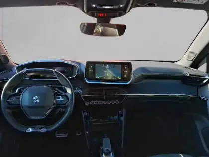 Photo 7 Peugeot 2008  PureTech 130 S&S EAT8