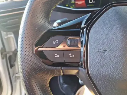 Photo 21 Peugeot 2008  PureTech 130 S&S EAT8