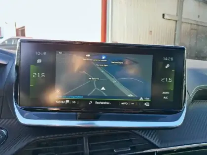 Photo 17 Peugeot 2008  PureTech 130 S&S EAT8