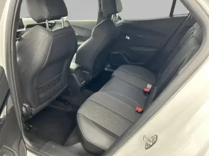 Photo 11 Peugeot 2008  BlueHDi 110 S&S BVM6