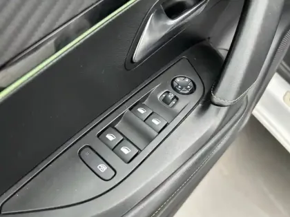 Photo 17 Peugeot 2008  BlueHDi 110 S&S BVM6