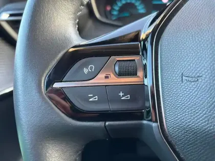 Photo 17 Peugeot 208  Electrique 50 kWh 136ch