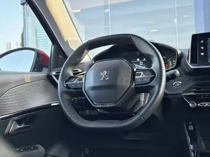 Photo 8 Peugeot 208  Electrique 50 kWh 136ch