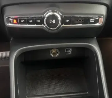 Photo 15 Volvo Xc40  B3 163 ch DCT7