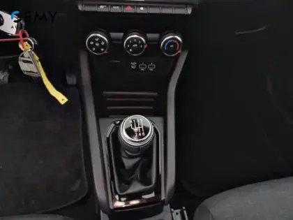 Photo 13 Renault Clio  Blue dCi 100 - 21N