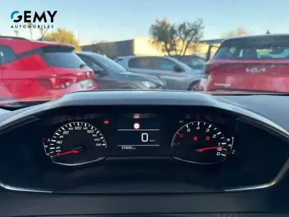 Photo 17 Peugeot 2008  PureTech 100 S&S BVM6