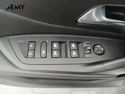 Photo 11 Peugeot 308  PureTech 130ch S&S EAT8