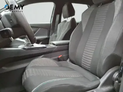 Photo 8 Peugeot 3008  PureTech 130ch S&S BVM6