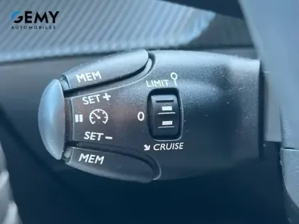 Photo 51 Peugeot 208  PureTech 100 S&S BVM6