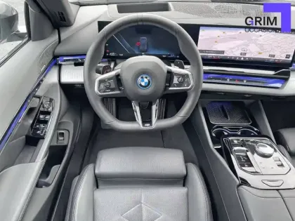 Photo 5 BMW Serie 5 Touring 530e xDrive PHEV 299 ch BVA8