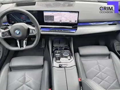 Photo 25 BMW Serie 5 Touring 530e xDrive PHEV 299 ch BVA8