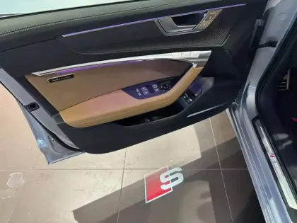 Photo 23 Audi A6  Avant 55 TFSIe 367 ch S tronic 7 Quattro