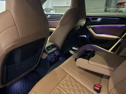 Photo 19 Audi A6  Avant 55 TFSIe 367 ch S tronic 7 Quattro