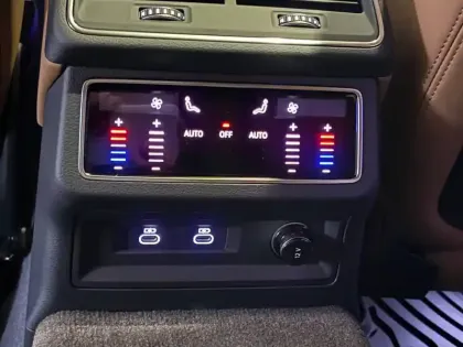 Photo 60 Audi A6  Avant 55 TFSIe 367 ch S tronic 7 Quattro