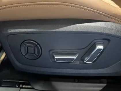 Photo 24 Audi A6  Avant 55 TFSIe 367 ch S tronic 7 Quattro