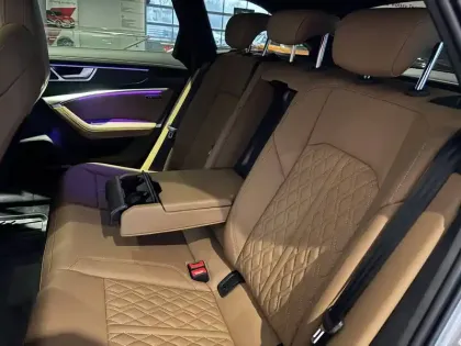 Photo 18 Audi A6  Avant 55 TFSIe 367 ch S tronic 7 Quattro