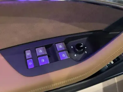 Photo 50 Audi A6  Avant 55 TFSIe 367 ch S tronic 7 Quattro