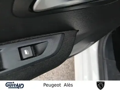 Photo 12 Peugeot 208  PureTech 100 S&S BVM6