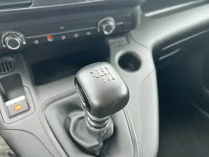 Photo 17 Peugeot Partner  FOURGON STANDARD 650 KG BLUEHDI 100 S&S BVM6