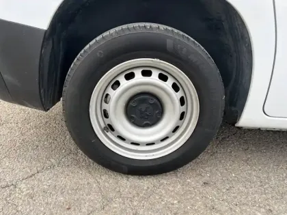 Photo 10 Peugeot Partner  FOURGON STANDARD 650 KG BLUEHDI 100 S&S BVM6